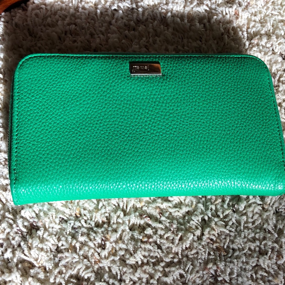 Thirty one Jewell wallet